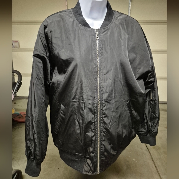 Aeropostale Women's Classic Black Bomber Jacket - Picture 3 of 9